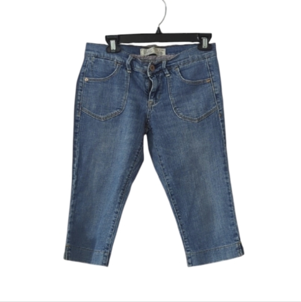 ✨ Old Navy Women’s Blue Denim Capri Jeans – Size 2 | Mid-Rise